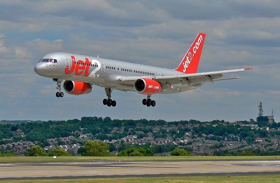 800px-Jet2_757_lba-jet2-Strong-demand-led-to-135-new-flights-to-seven-Greek-islands-in-the-summer