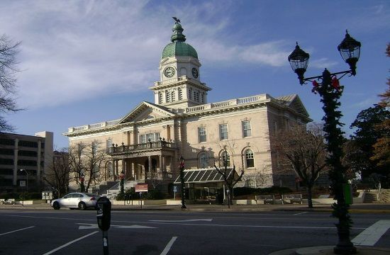 800px_Athens_City_Hall_from_NE_corner_Kypseli_municipal_market_to_be_inaugurated_in_downtown_Athens_on_Thursday_351093469