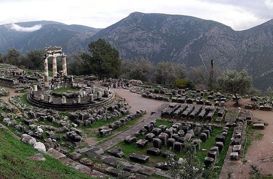 800px_Athina_Pronaia_Sanctuary_at_Delphi_616905920