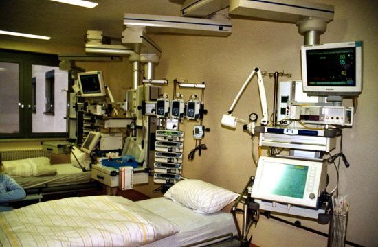 800px_Intensivstation__01__2007_03_03_icu__300_medical_doctors_in_prmanent_positions_to_be_hired_for_ICUs_in_Greece_296088526