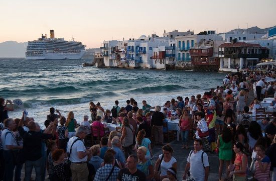 800px_Little_Venice_quay_flooded_with_tourists._Mykonos_island._Cyclades__Agean_Sea__Greece_913153105