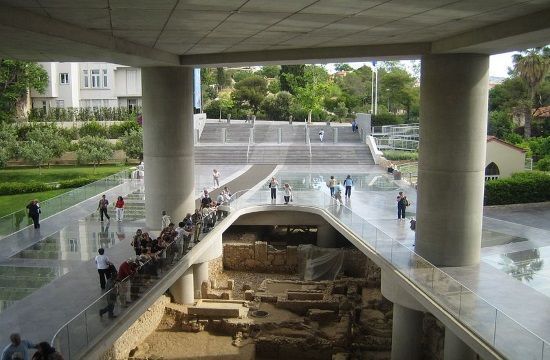 800px_New_Acropolis_Museum_5_Athens_Acropolis_Museum_to_mark_10th_birthday_with_walk_through_excavation_140058471