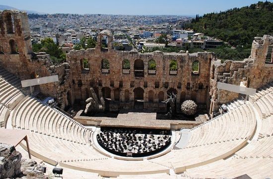 800px_Odeon_of_Herodes_Atticus_2012_242951155