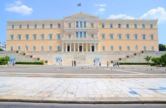 800px___________________________________Hellenic_Parliament__greek_parliament_vouli_koinovoulio_syntgama_palace_587485040