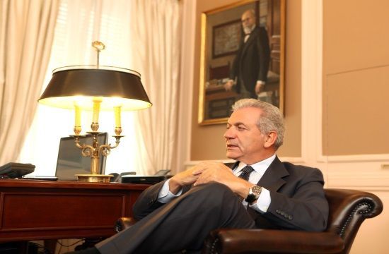 Avramopoulos_at_the_Greek_Ministry_of_Foreign_Affairs_587486010