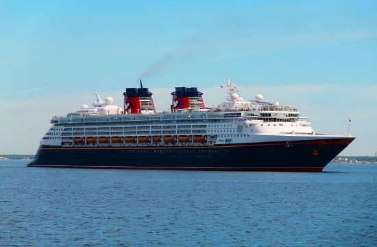 Disney_Magic_arriving_in_Tallinn_Tallinn_16_June_2017_Disney_Cruise_Line_returns_to_Greece_during_the_summer_of_2020_188127305