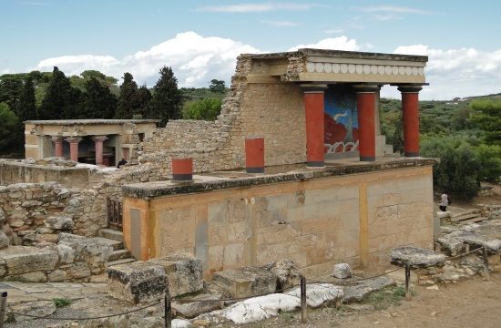 Knossos___North_Portico_02_160451597