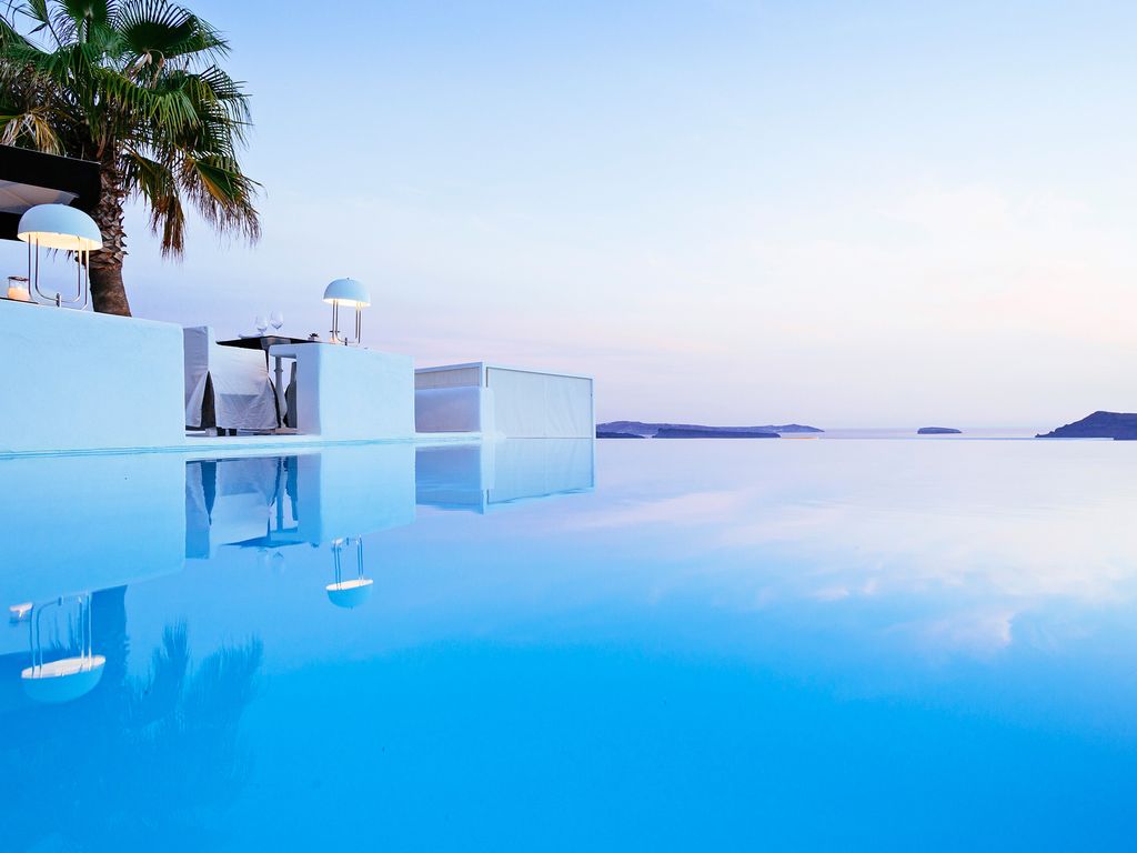 PoolView-KiriniSuitesSpa-Santorini-CRHotel.jpg