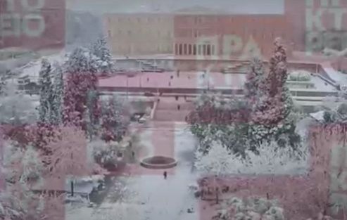 Rare-snow-blankets-Acropolis-and-other-ancient-monuments-in-Athens-videos