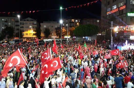 Turkish_protesters_in_Istanbul_coup_950796532