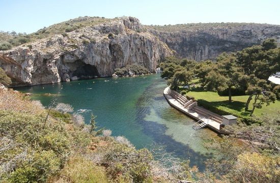 Vouliagmenis_lake_2_938116311