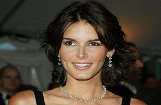 angie_harmon_570607019