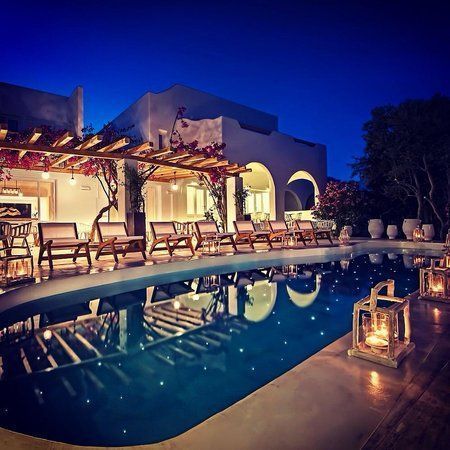 Lounge Pool Bar Area (101192459)