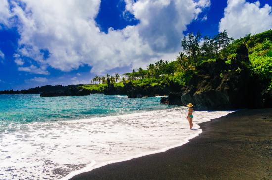Maui Black Sand Beach (181554675)