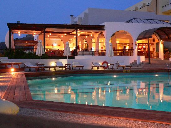 piscina di sera (19716439)