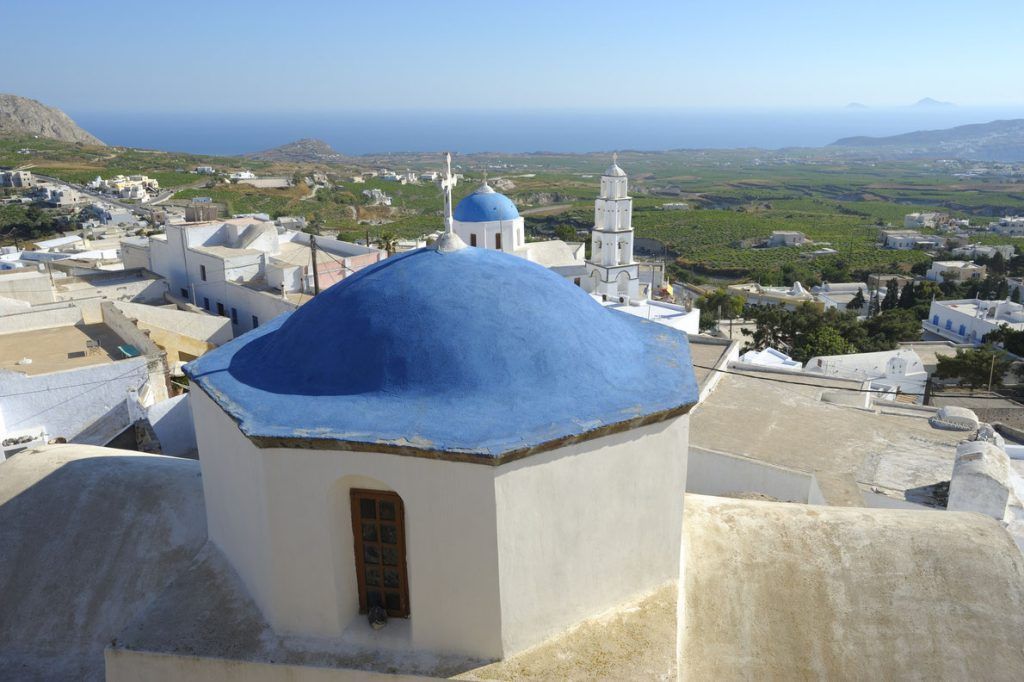 santorini-vineyards-landscape-greece-best-wine-destinations-in-europe