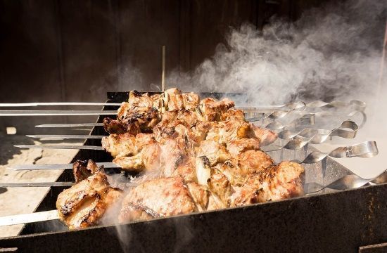 shish_kebab_2311918_960_720_Political_debate_over_pork_and_booze_fest_plan_near_Greece_refugee_camp_pixabay_souvlaki_465900801